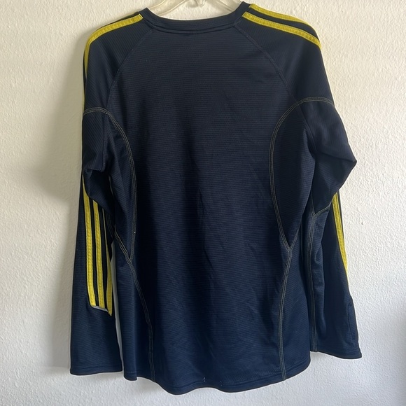 Adidas Clima 365 men’s size medium navy yellow athletic shirt. - Picture 8 of 10